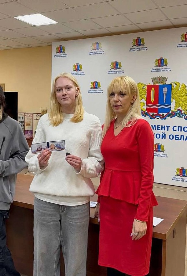 Мы хотим поздравить Дашу Воробьёву и её тренера Николая Петухова с выполнением установленных спортивных нормативов и получением спортивного разряда «КАНДИДАТ В МАСТЕРА СПОРТА».